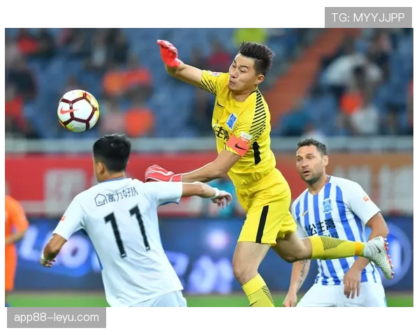 山东泰山鲁能颂：绿茵传奇续写辉煌新篇章