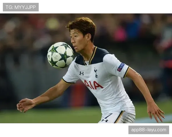 孙兴慜扛起韩国队进攻大旗，助力世界杯征程再燃希望