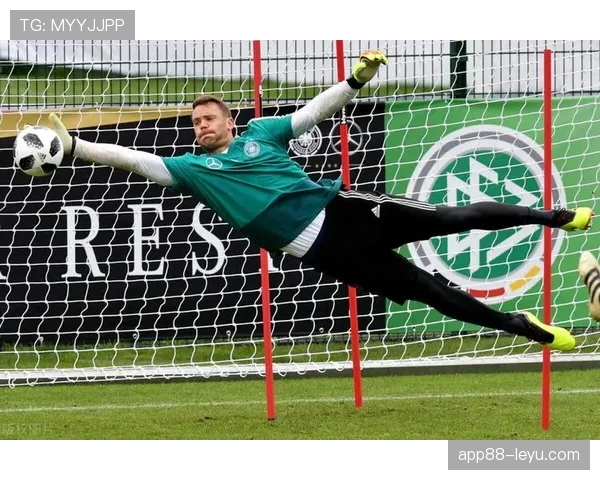 诺伊尔技术引领守门员训练革新,表现亮眼引关注 诺伊尔技术引领守门员训练革新,表现亮眼引关注