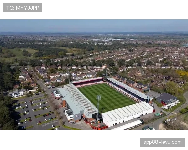 伯恩茅斯状态回暖,剑指2025英超新赛季突破 伯恩茅斯状态回暖,剑指2025英超新赛季突破