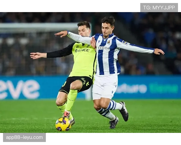 阿尔特塔与安切洛蒂赛季初战术交锋稳健,未来走势引关注 阿尔特塔与安切洛蒂赛季初战术交锋稳健,未来走势引关注