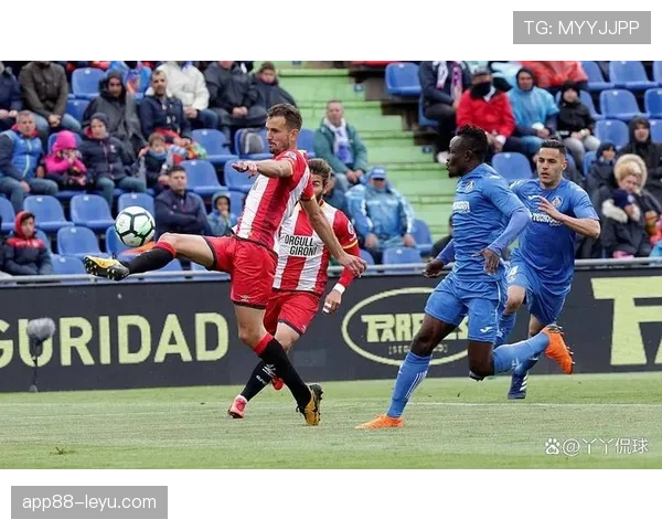 埃斯帕尼奥尔近期表现稳健,全力冲刺西甲保级目标 埃斯帕尼奥尔近期表现稳健,全力冲刺西甲保级目标