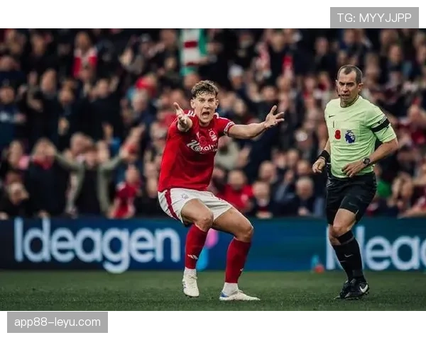 西汉姆联联赛表现稳健，强势冲击前四名