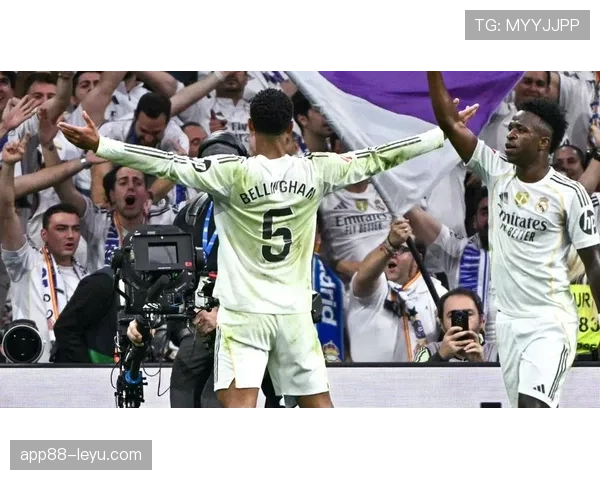 巴尔韦德与贝林厄姆:皇马中场核心角色与数据对比分析 巴尔韦德与贝林厄姆:皇马中场核心角色与数据对比分析